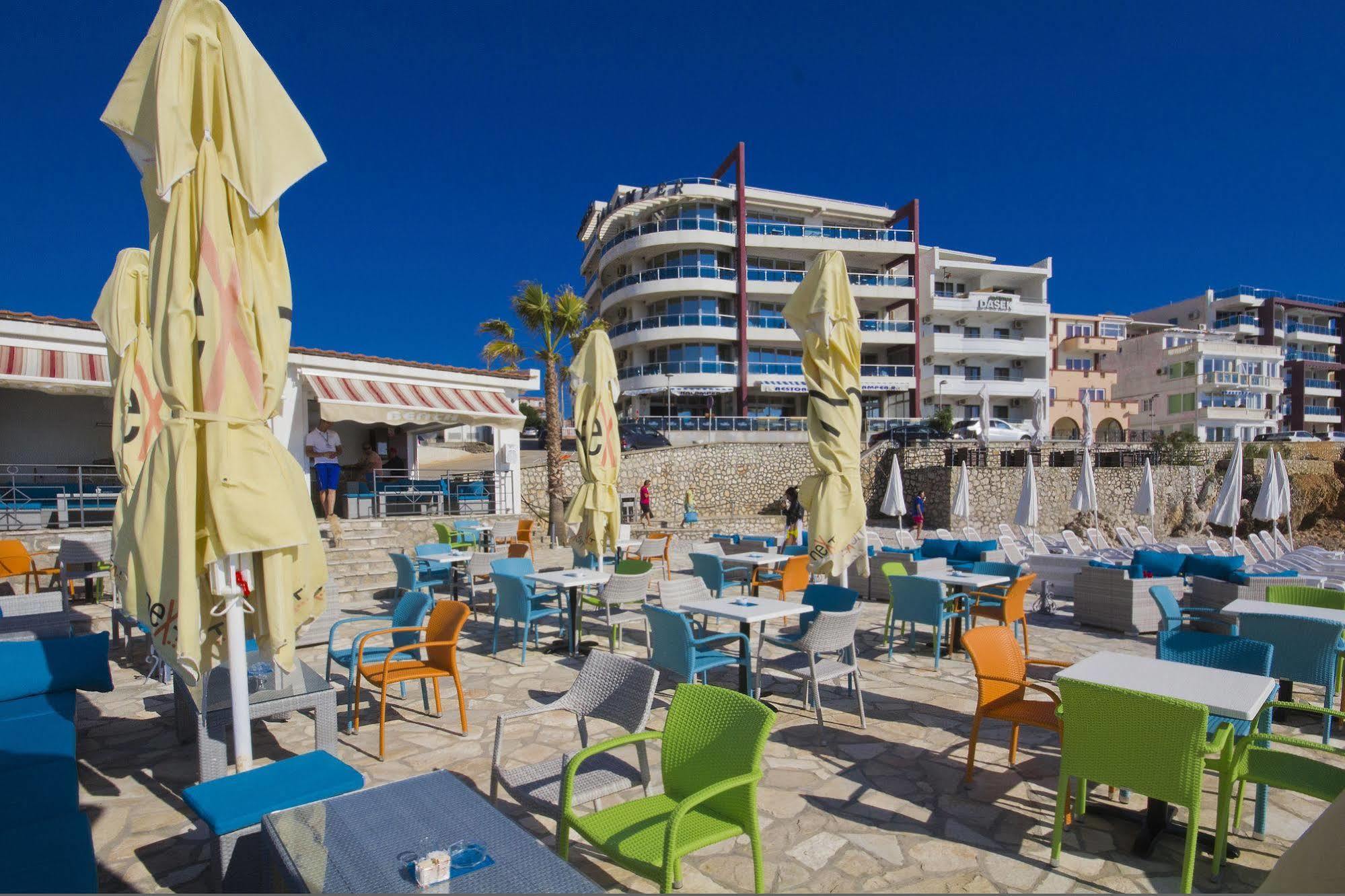 Apart Hotel Kalamper Бар Экстерьер фото